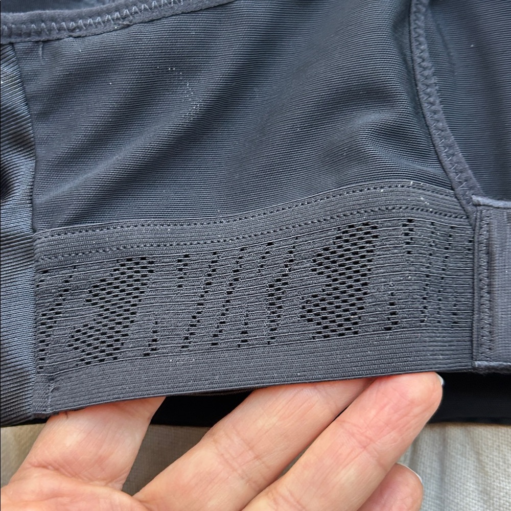 Nike Alpha Ultrabreathe High Impact Sports Bra (Front cut out) Medium Black - Picture 9 of 11